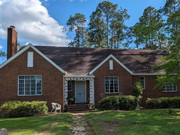129 E Leo Trapnell Ave, Lyons, GA 30436