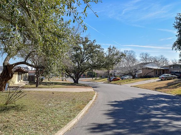 5th image of 4602 Golf View Dr