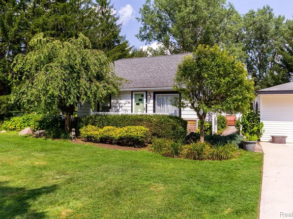 66400 S Forest Ave, Lenox, MI 48050