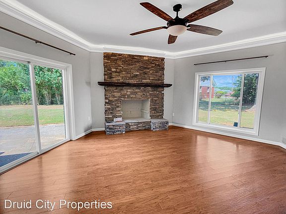 4th image of 1020 Wakefield Dr
