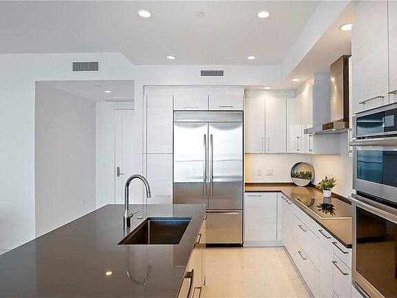 5th image of 100 1st Ave N Unit 3304