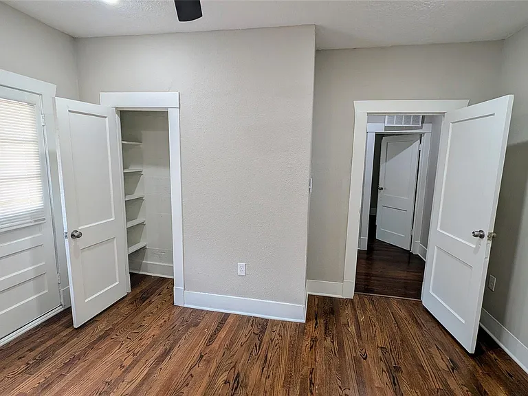 1133 W Gray St — Photo 16