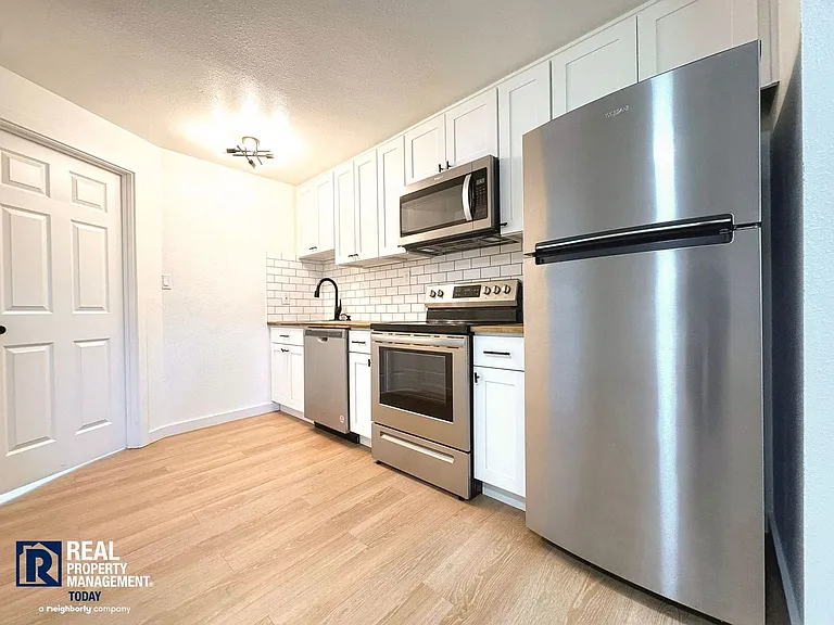 7619 Douglas St W #3 — Photo 7