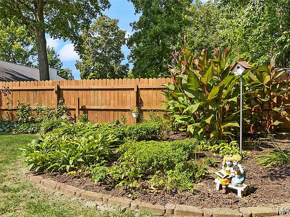 4th image of 38 Fawn Valley Cir
