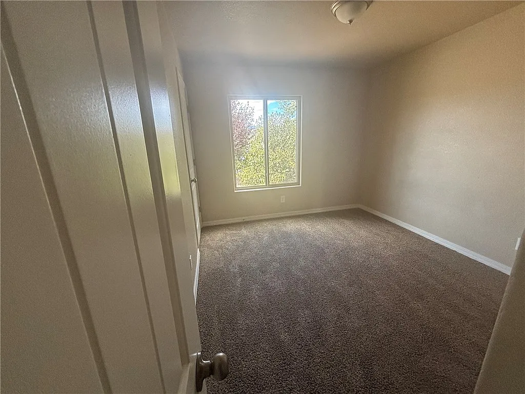 4 bed, 2.0 bath, 1429 sqft, $1,791 — Photo 4