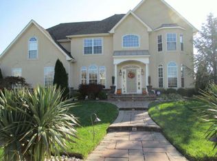 900 Monet Ct, Williamstown, NJ 08094
