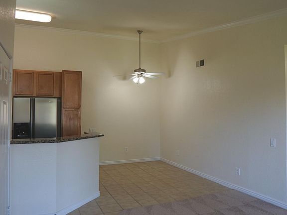 4th image of 78650 Avenue 42 APT 720