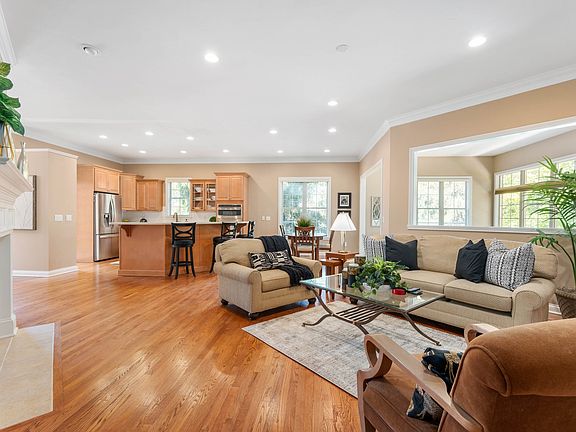 3rd image of 13595 Ashbury Dr