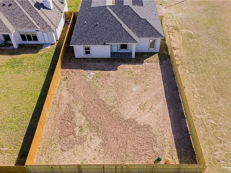 3205 Erica Ln — Photo 17