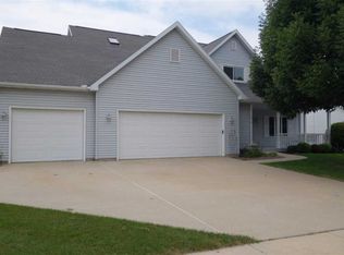 5216 Black Walnut Dr, Mc Farland, WI 53558