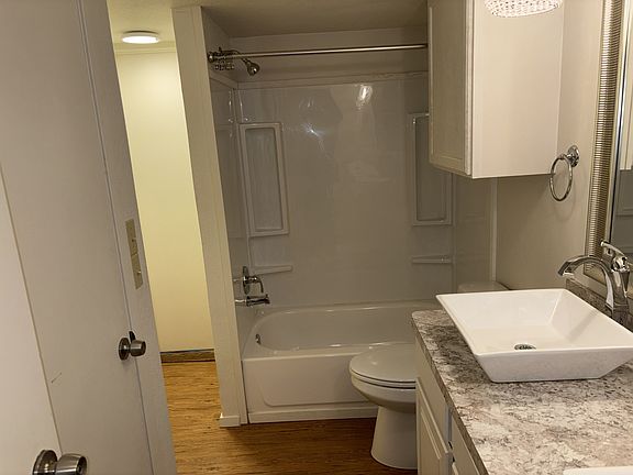 2nd image of 16 Oakwood St