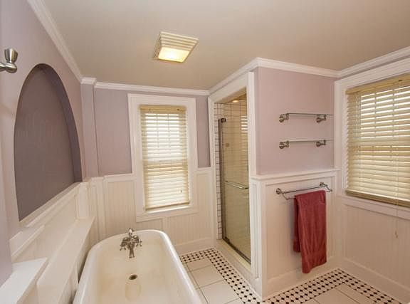 3rd image of 1937 Beverly Pl
