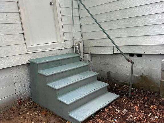 2nd image of 4244 Sunset Dr
