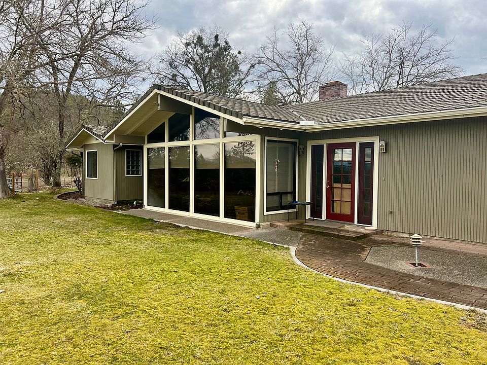 2nd image of 8085 Gold Ray Rd