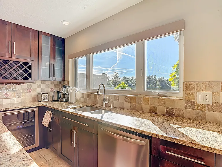 17208 Orangewood Dr — Photo 14