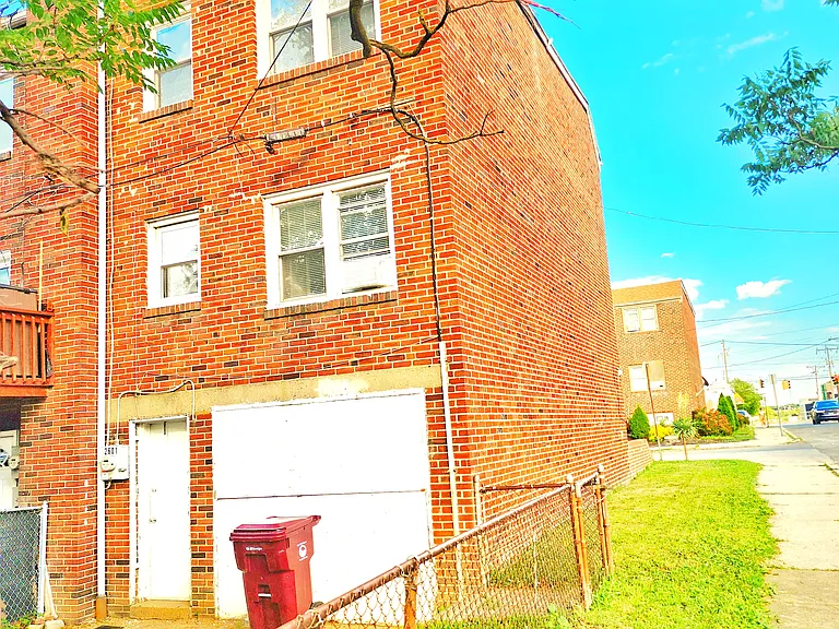 2601 N Heald St — Photo 3