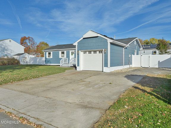 4th image of 511 Teakwood Drive