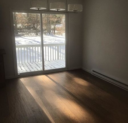 4th image of 407 Deerfield Ln #A