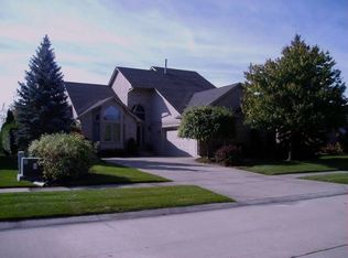 15304 Buckskin Dr, Macomb, MI 48042