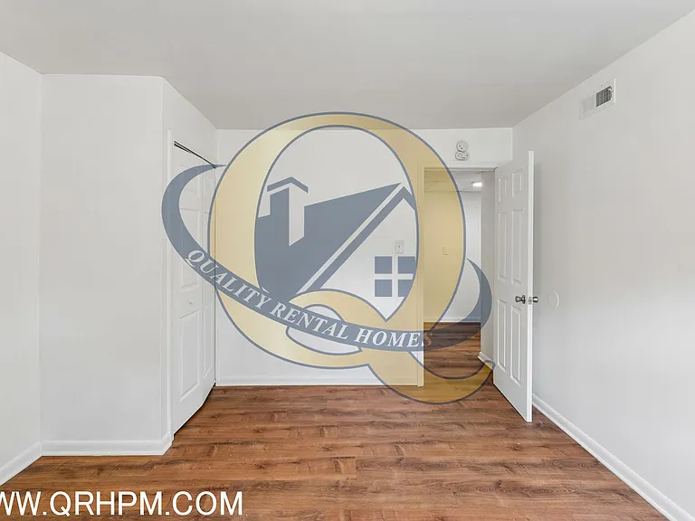 10149 Corunna Rd — Photo 10