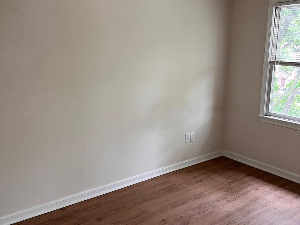 3rd floor bedroom (2)