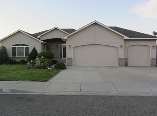 722 Clermont Dr, Richland, WA