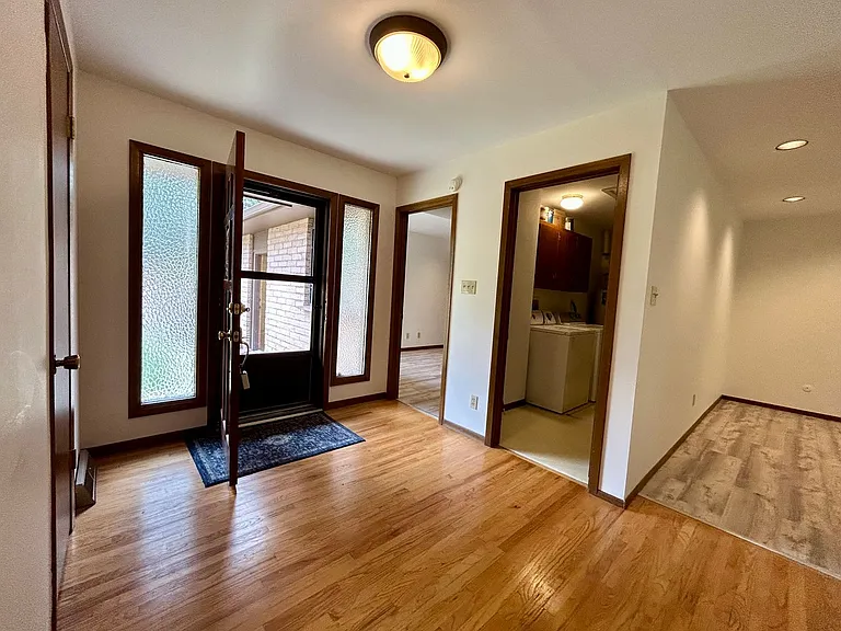 957 Roxwood Ln #C — Photo 4