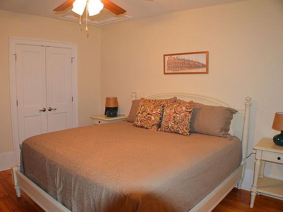 5th image of 800 Saint Charles Ave APT 206