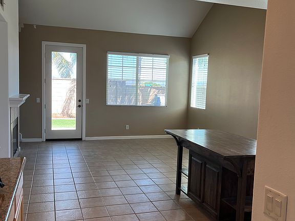 3rd image of 35648 Breda Ave