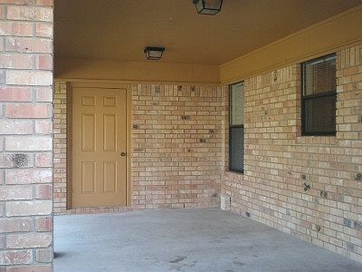 4th image of 909 Crymes Ln #B