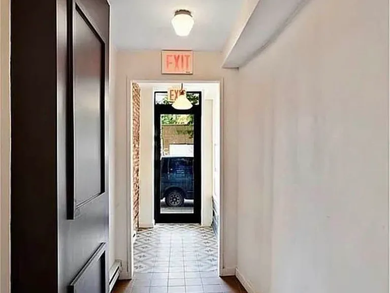 137 Nelson St #1A — Photo 4