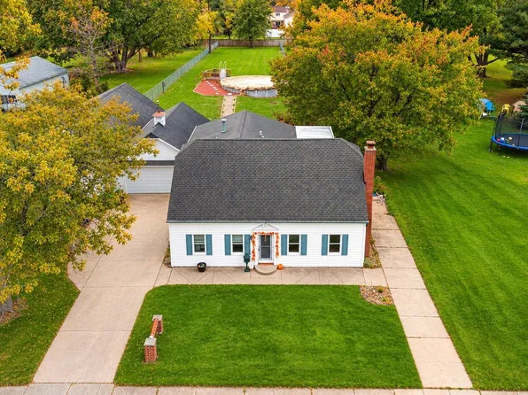 31425 York St, Fraser, MI 48026