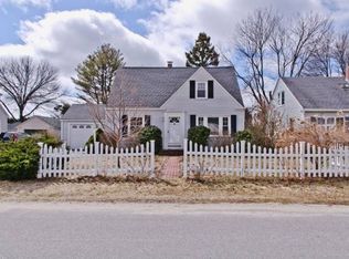 21 Phillips Rd, Falmouth, ME 04105