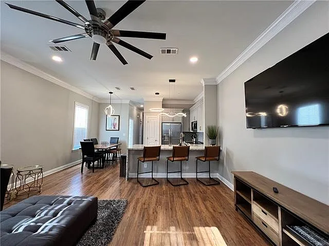 3232 Conti St — Photo 6