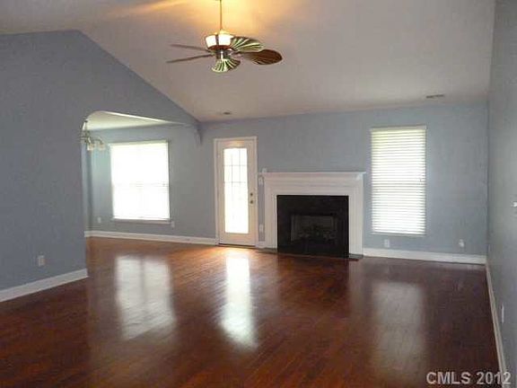 2nd image of 1160 Phillip St
