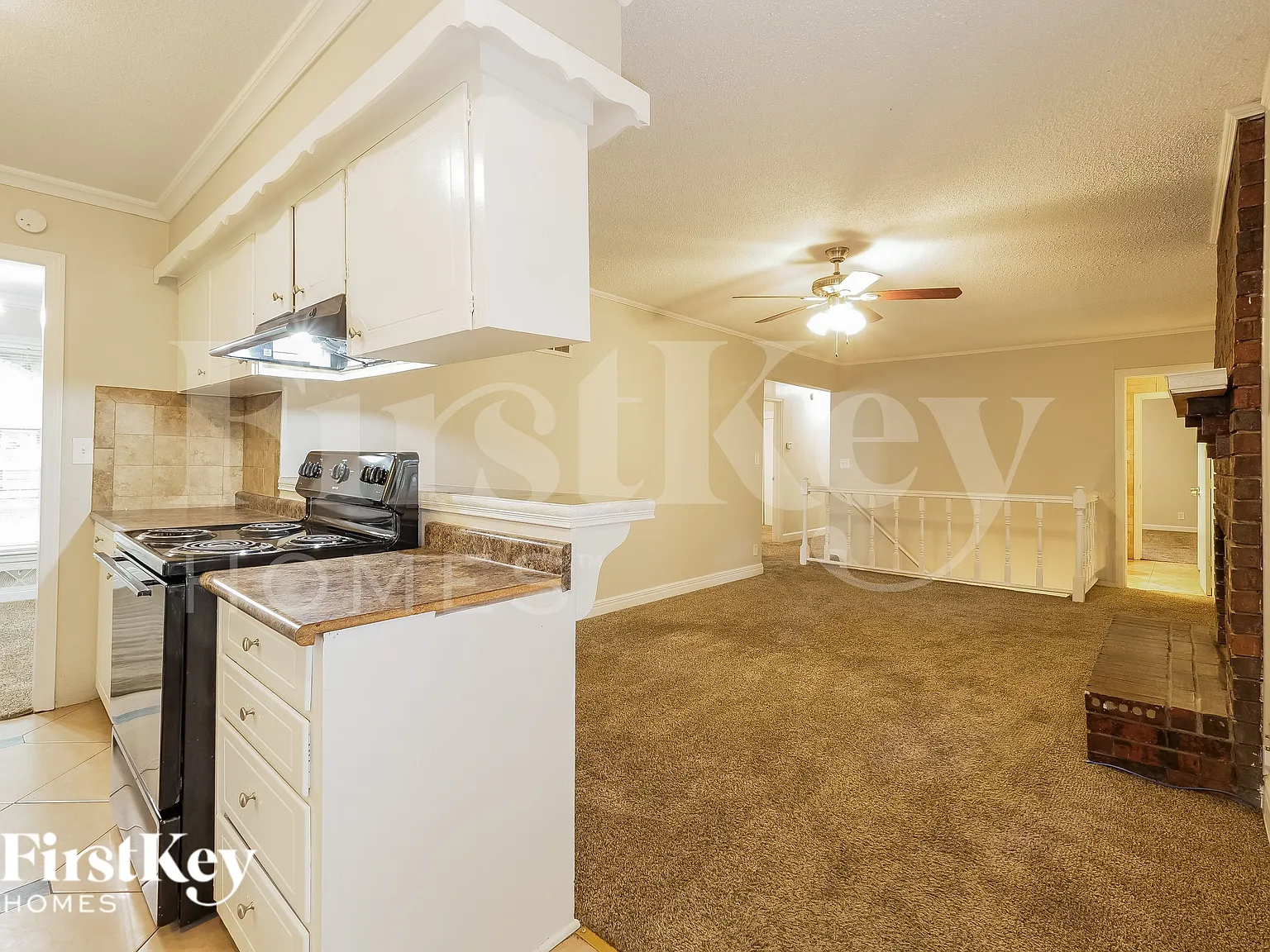 3 bed, 2.0 bath, 1296 sqft, $1,720 — Photo 3