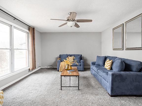 4th image of 1036 S Oden Dr