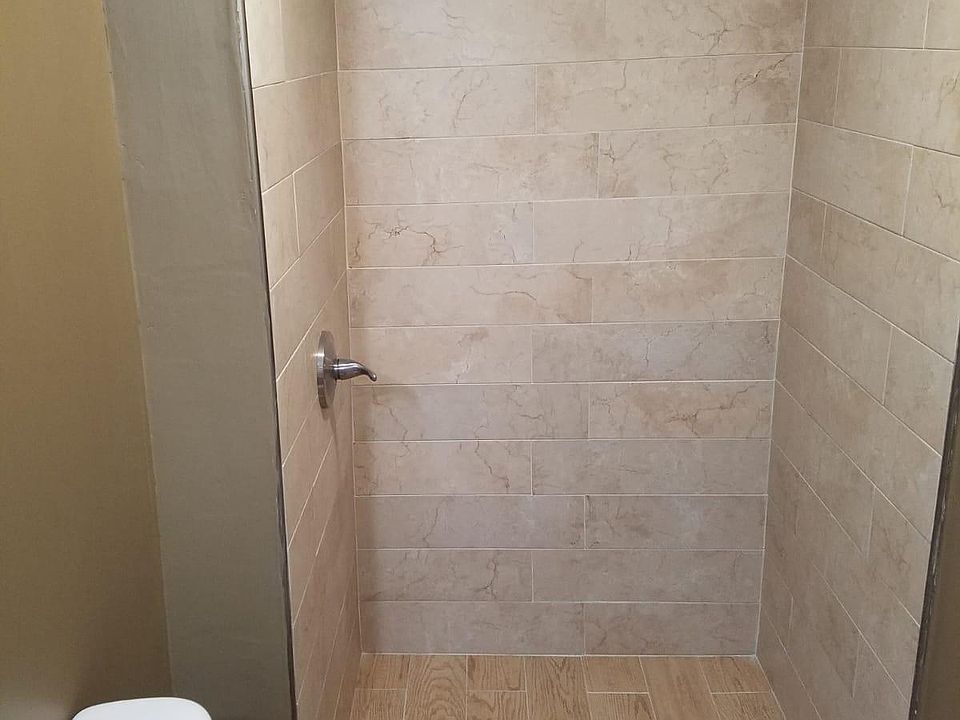2nd image of 605 Catherine St #1