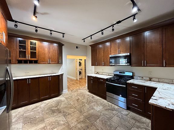 2nd image of 6811 Thomas Blvd #2