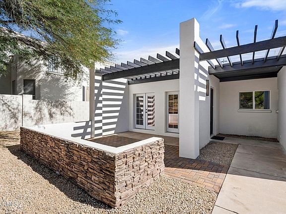 2nd image of 1541 E LAS PALMARITAS Drive