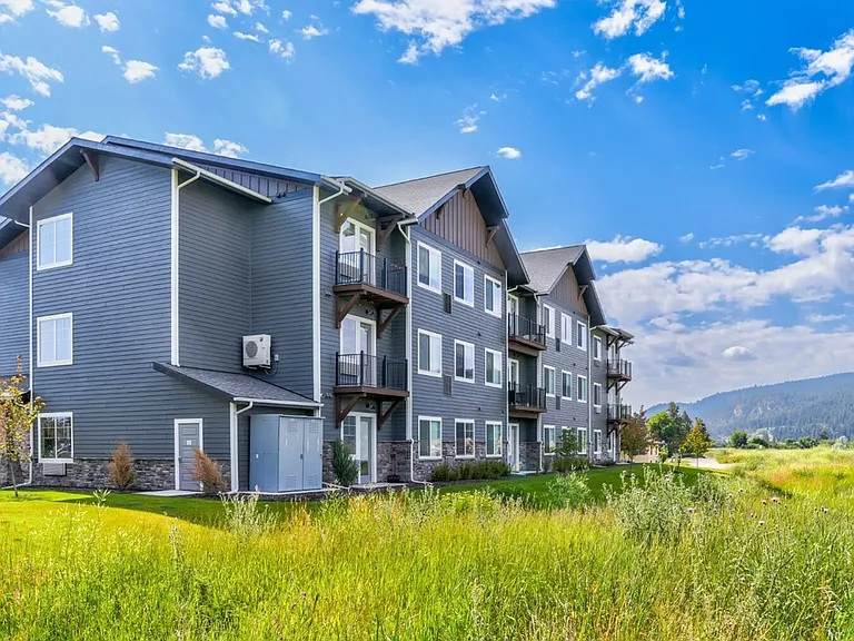 The Meridian Apartments — Photo 3