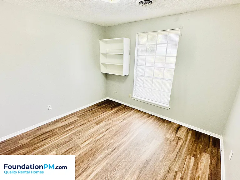 3366 Lone Rock Dr — Photo 4