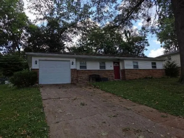 26 Whiteside Dr, Belleville, IL 62221