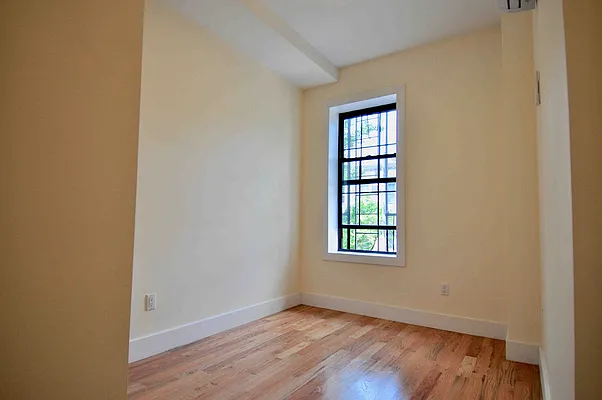 Rented by Premier Metro Realty Corp | media 31