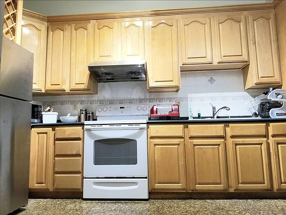 5th image of 858A Vallejo St #A