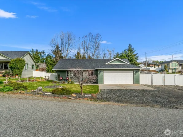 1989 4th St SE, East Wenatchee, WA 98802