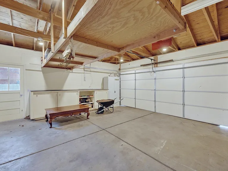 7107 Carriveau Ave NE — Photo 35