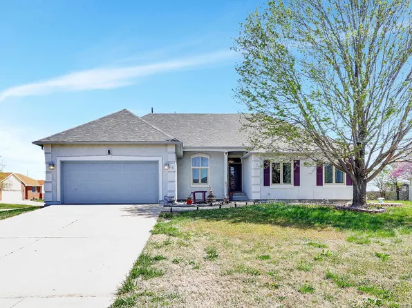 9517 E Pebblebrook Ct, Wichita, KS 67207