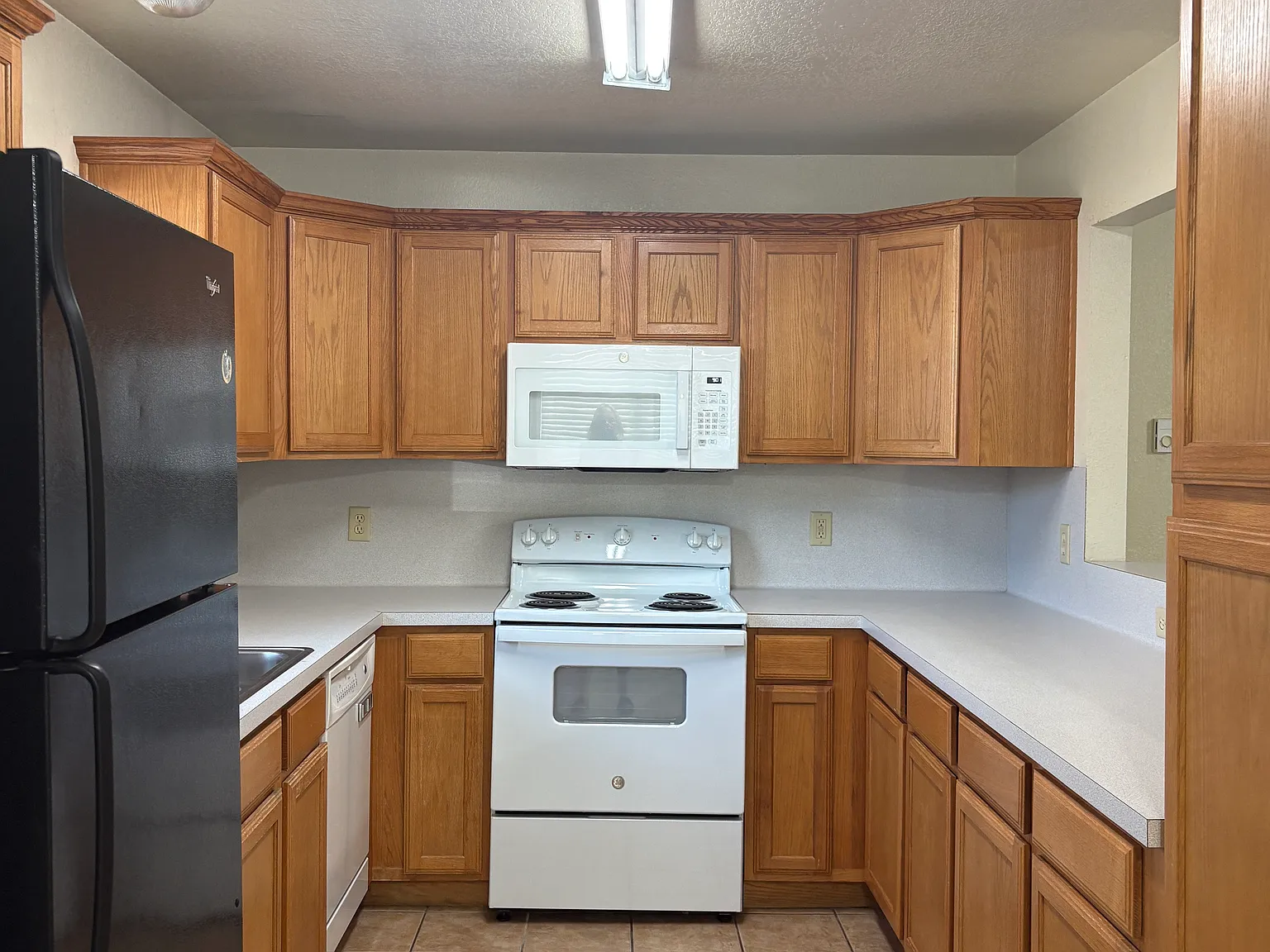 3 bed, 1338 sqft, $1,450 — Photo 4