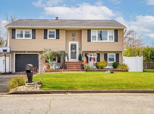 131 6th St, Middlesex, NJ 08846